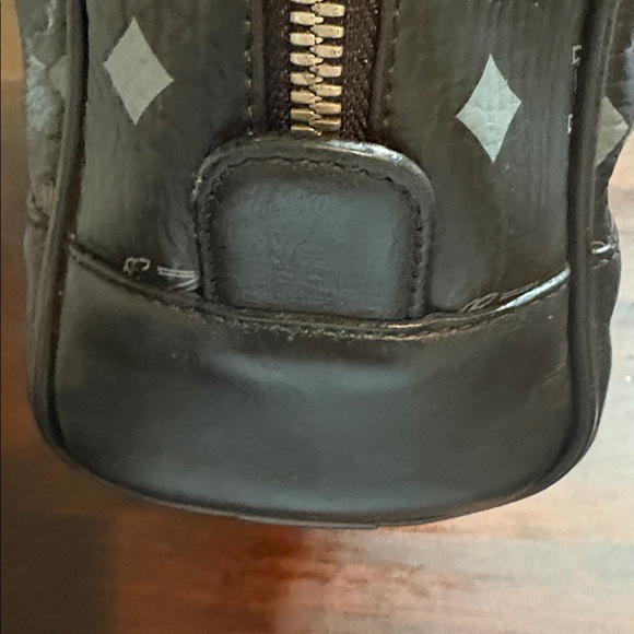 MCM Visetos Striped Princess Lion Laptop Bag - Picture 5 of 16